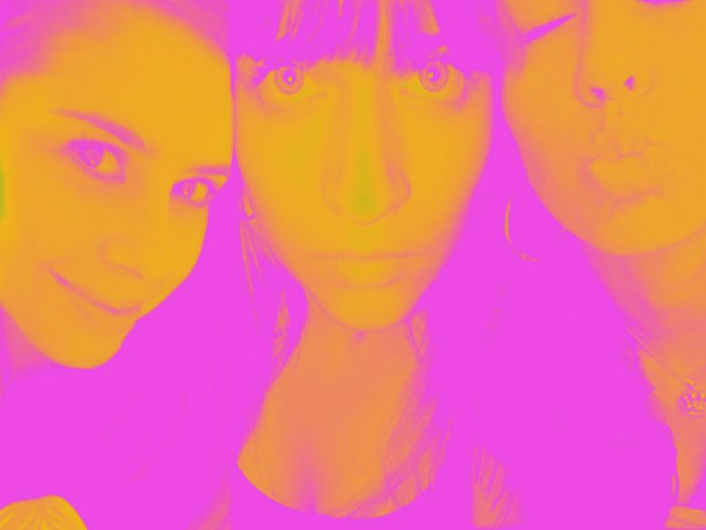 The Glamorous Twinnies