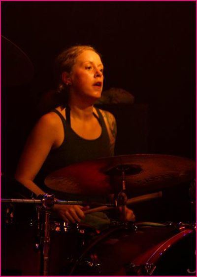 Caroline Dynamite (dr, voc)