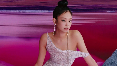 JENNIE